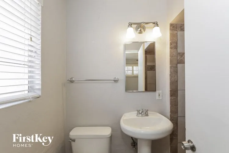 1357 W SELLS Dr Phoenix, AZ 85013