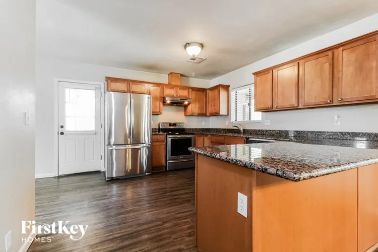 7156 N 17th Dr Phoenix, AZ 85021