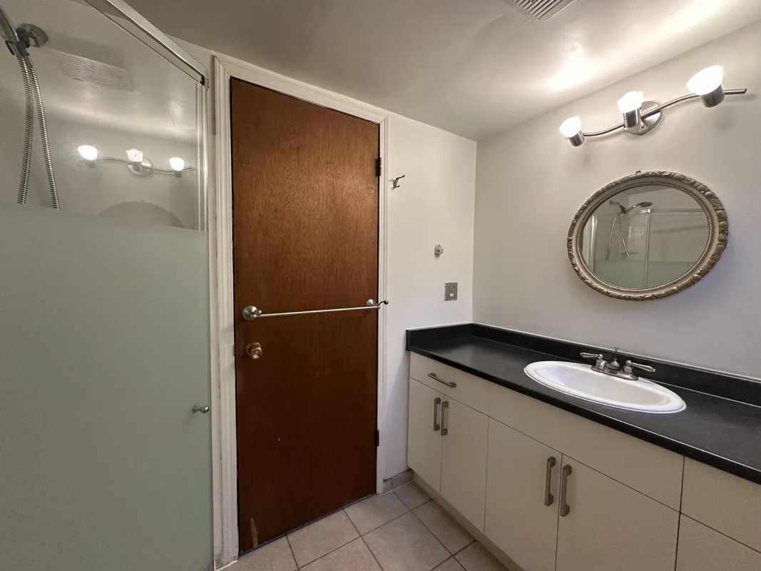 6685 Broadway, Burnaby, BC