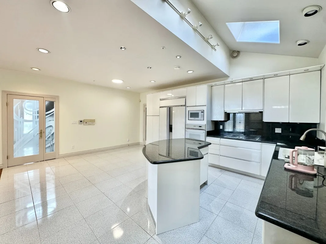 W 52nd Ave, Vancouver, BC