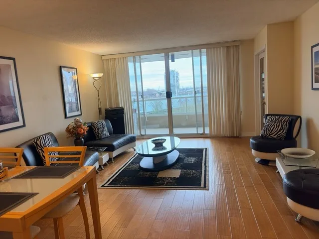 1045 Quayside Dr, New Westminster, BC