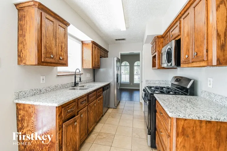 9822 Hughes Ranch Road Houston, TX 77089