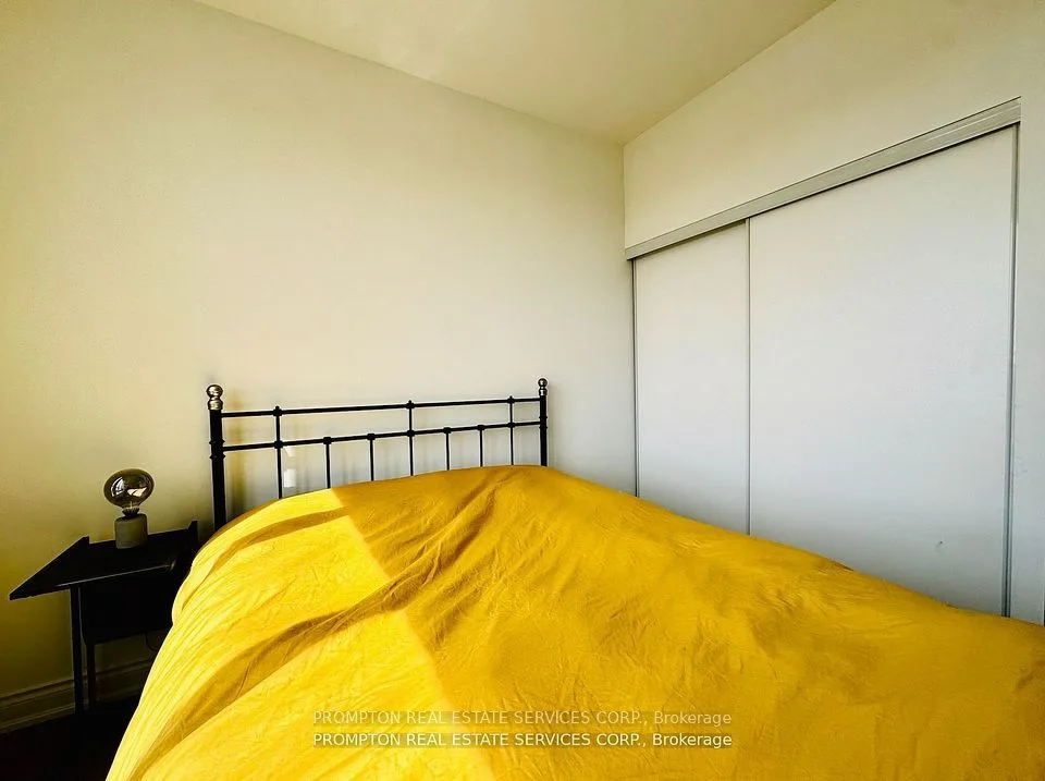 3 Bedroom(s) (999 sqft)