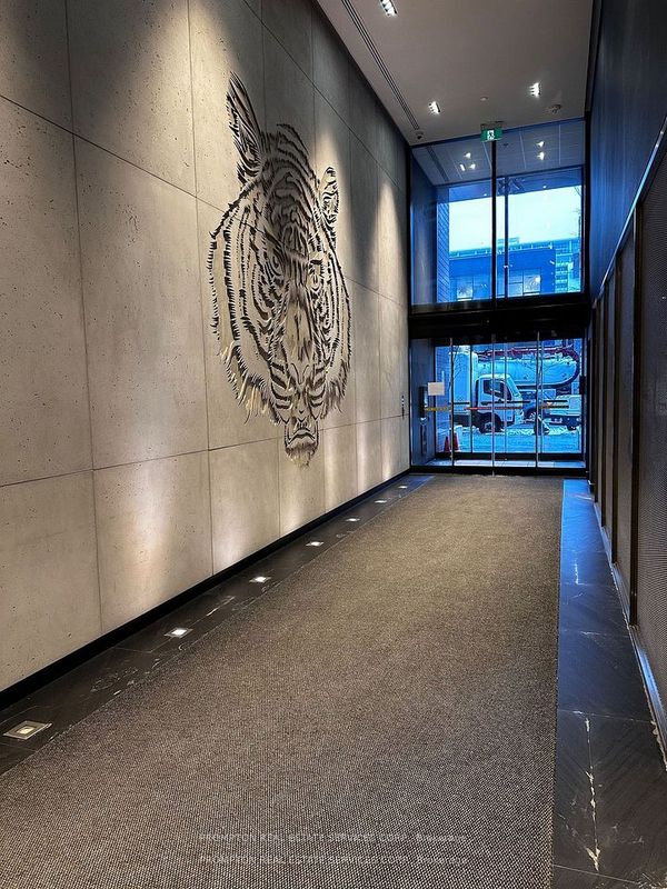 2 Bedroom(s) (699 sqft)