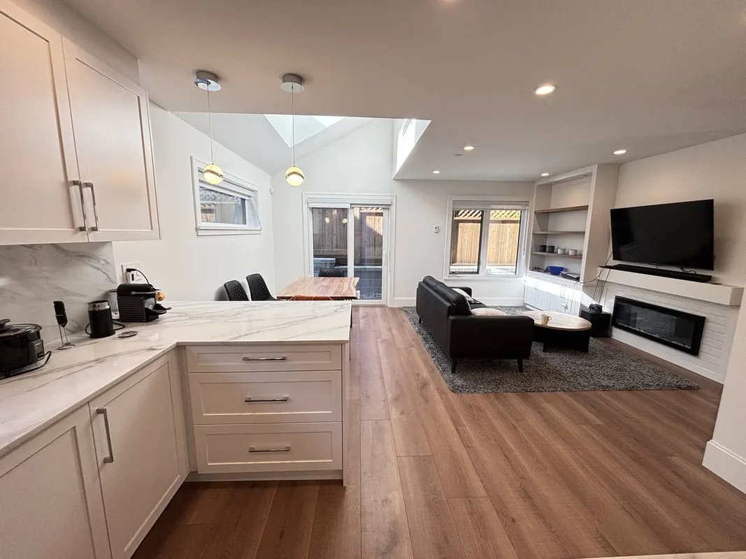 Laneway 1 master bedroom share rent