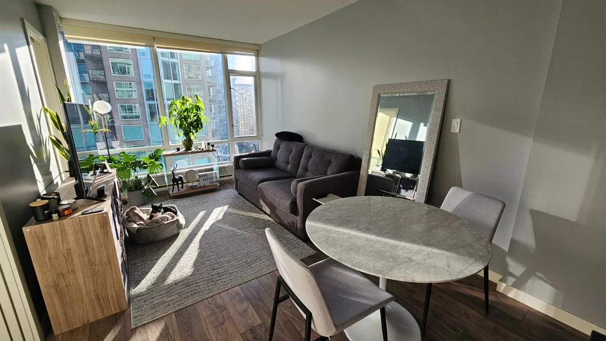 833 Homer St, Vancouver, BC