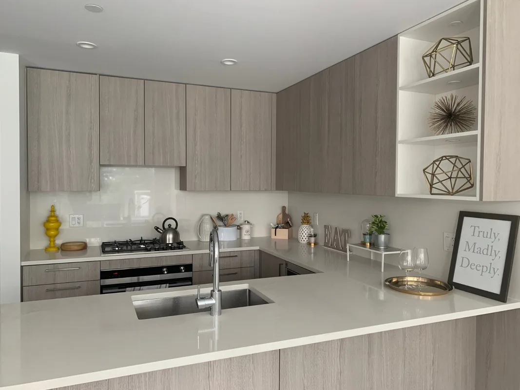 707 3rd St E, North Vancouver, BC