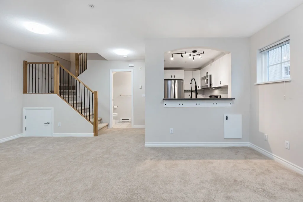 7 - 7488 Southwynde Ave