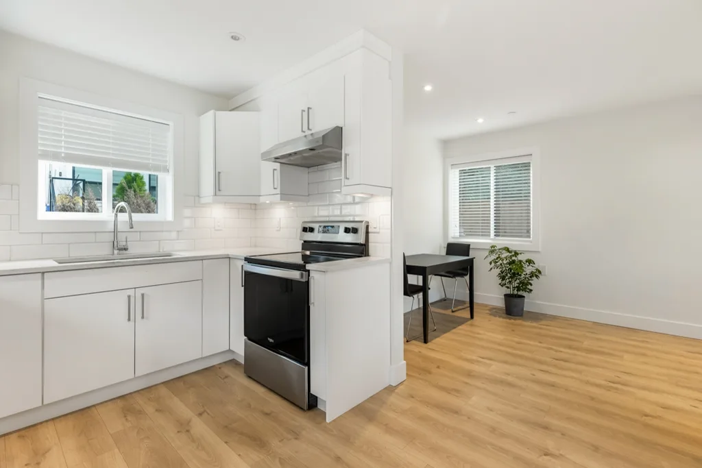 4555 W 11th Ave, Vancouver, BC