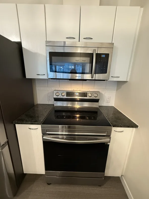 1331 Alberni St, Vancouver, BC