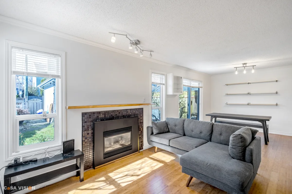 8443 Laurel St, Vancouver, BC