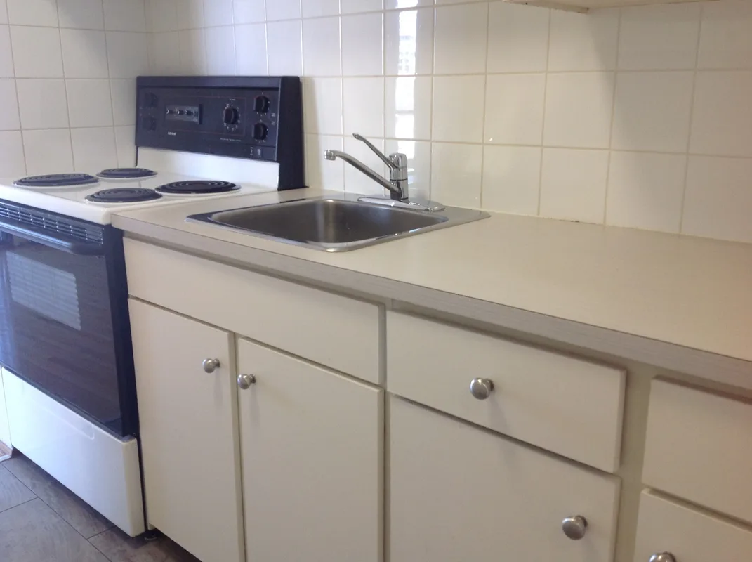 704 - 1445 W 13th Ave