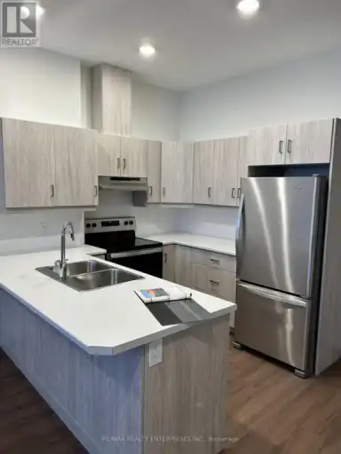 #203 - 845 2ND AVENUE E