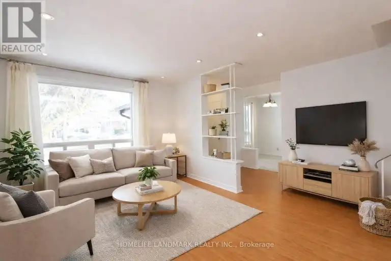 22 KNOWLES CRESCENT