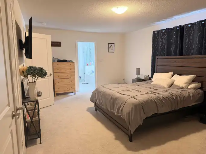 157 Muirfield Drive, Barrie, Ontario L4N 5E9, Canada