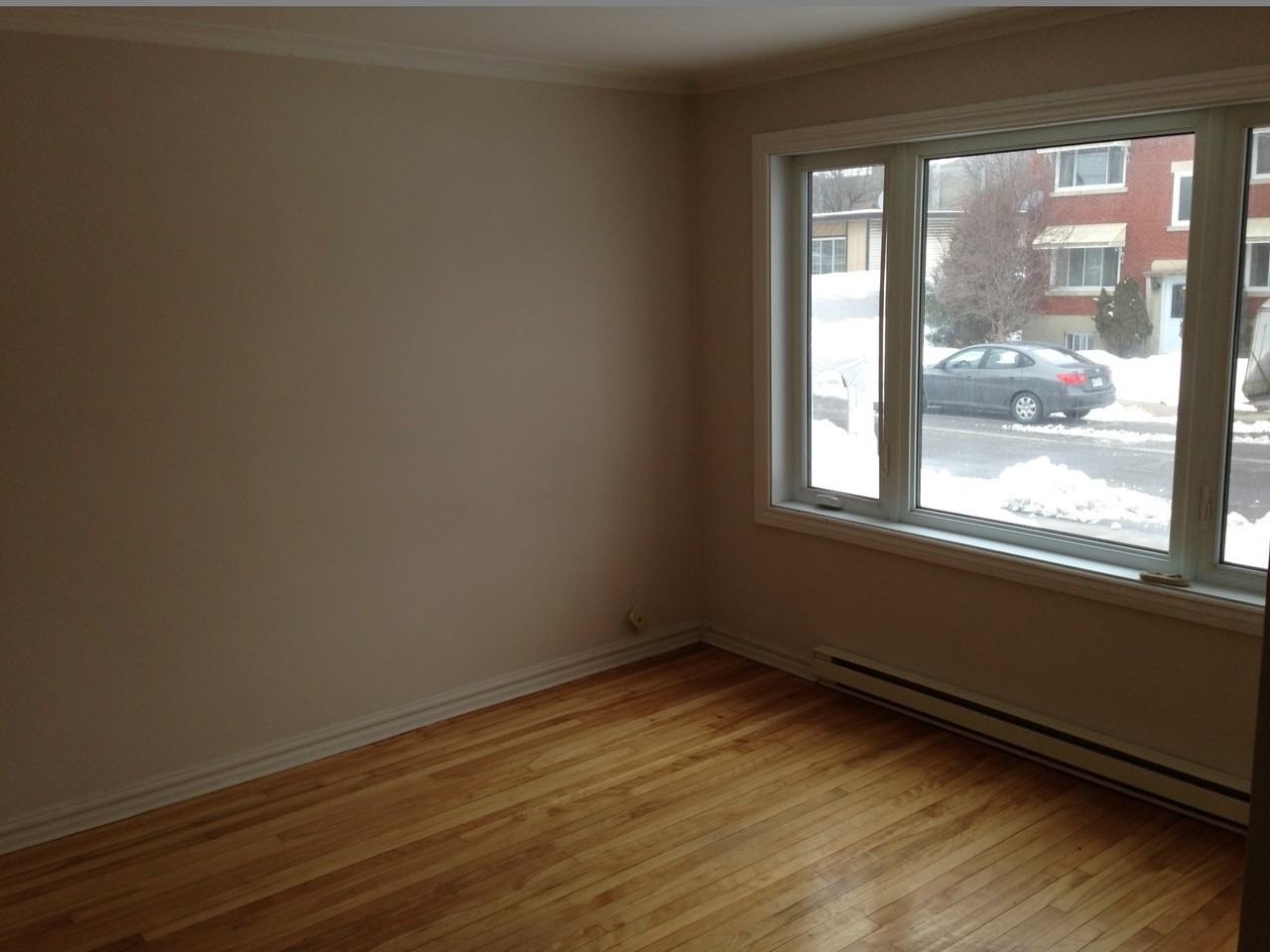 22 Rue Desrochers, Laval, QC H7V 1Z8, Canada