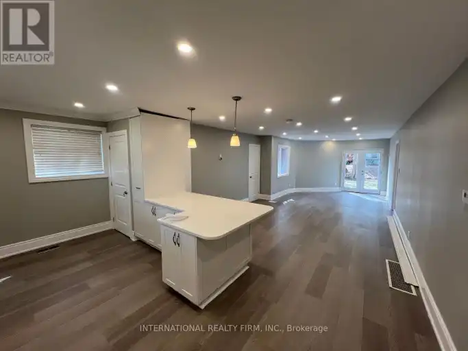73 MURRAY DRIVE