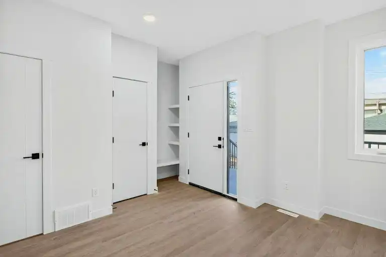 SF337 | 1 Month Free – 3 Bedroom Main Floor Home – Northwest Edmonton