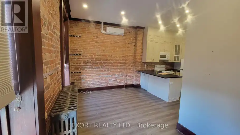 5 - 251 FRONT STREET