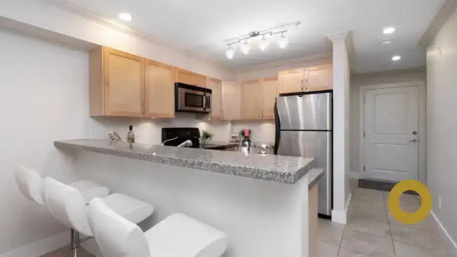 Spacious 1 Bed 1 Bath + Flex in Marpole!