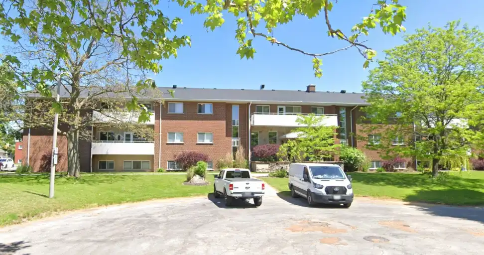 23 Dauphine Place, Welland, Ontario, L3C2T3