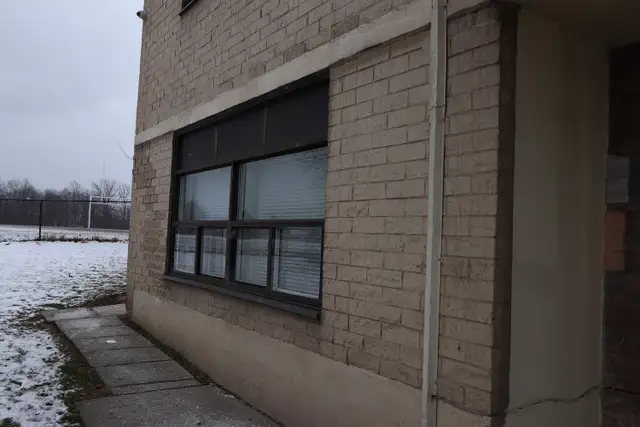 1 bedroom + den/small child's room apartment - ONE MONTH FREE | Long Term Rentals | Hamilton | Free local classifieds - Kijiji