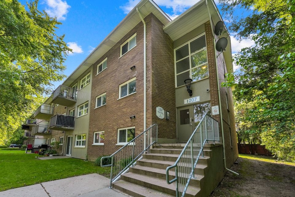 London 2 BedroomApartment for Rent: | Long Term Rentals | London | Free local classifieds - Kijiji