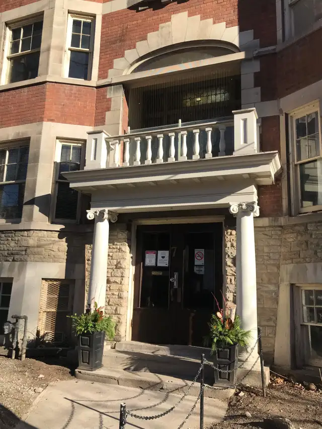 1-7 Glen Road - 3 Bedroom - 1 Geln Apartment for Rent | Long Term Rentals | City of Toronto | Free local classifieds - Kijiji