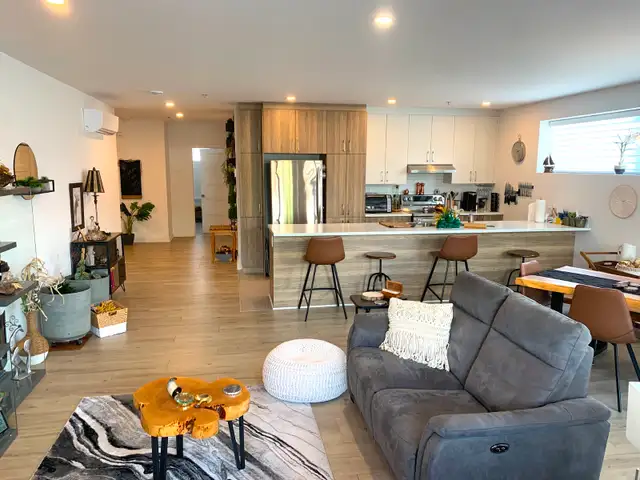 4½ 1 285 pi2 - TOUS SERVICES INCLUS, ASCENSEUR / IMMENSE WALK-IN | Long Term Rentals | Granby | Free local classifieds - Kijiji