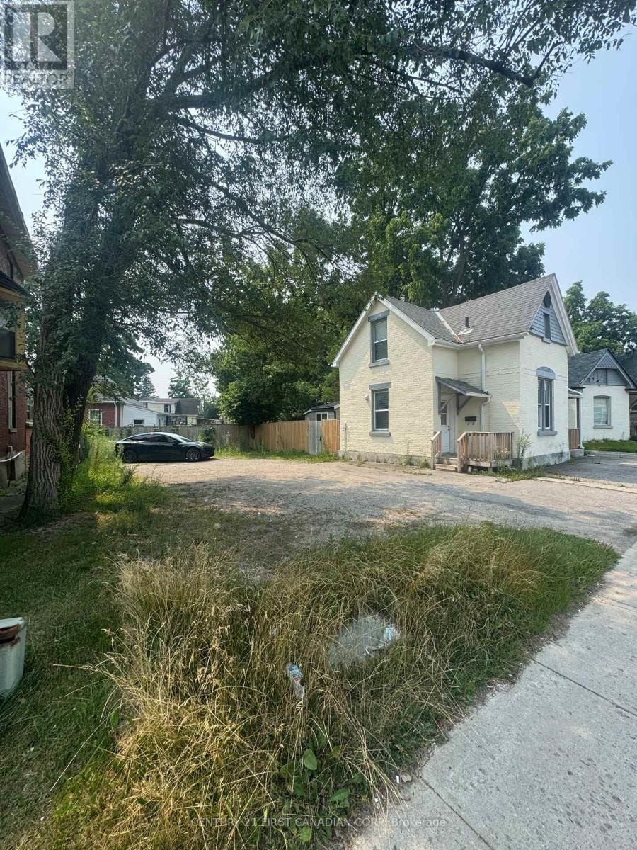 A - 28 OXFORD STREET E London North (North N), Ontario | Long Term Rentals | London | Free local classifieds - Kijiji