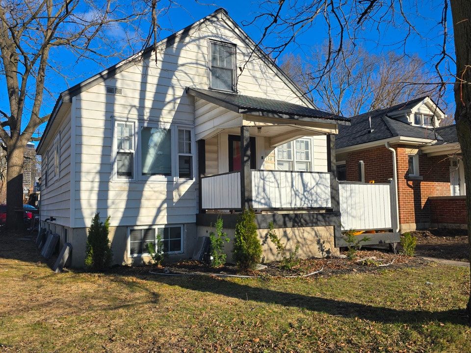 Renovated 3 bedroom unit; close to Western + downtown! | Long Term Rentals | London | Free local classifieds - Kijiji