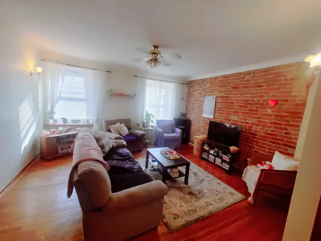 79 Queen St Unit 2 – Charming 2‑Bedroom Downtown Kingston | Long Term Rentals | Kingston | Free local classifieds - Kijiji