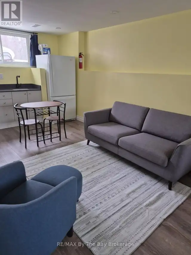 2 - 7 HARBOUR CRESCENT Wasaga Beach, Ontario | Long Term Rentals | Oakville / Halton Region | Free local classifieds - Kijiji