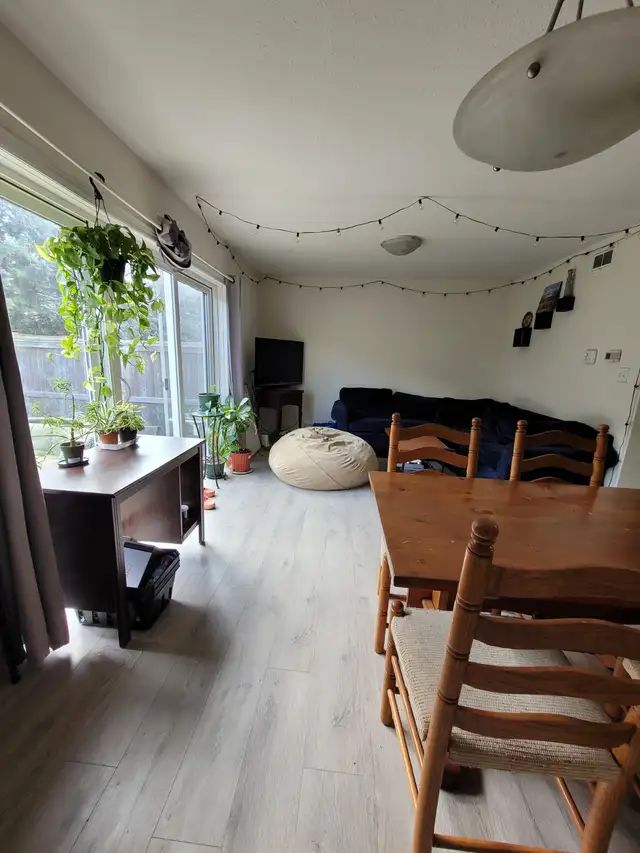 4 B/R Townhouse in South End Guelph - from May 1, 2026 | Long Term Rentals | Guelph | Free local classifieds - Kijiji
