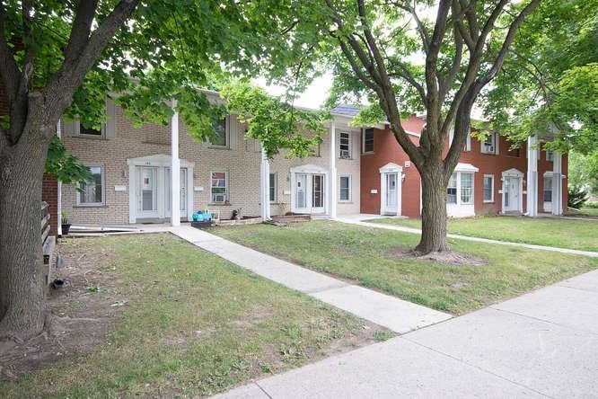SPACIOUS 2 BEDROOM TOWNHOME ON ARBOUR GLEN CRESCENT | Long Term Rentals | London | Free local classifieds - Kijiji