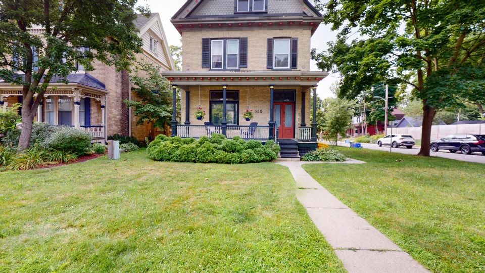 UPPER ONE BEDROOM IN HISTORIC WOODFIELD-PICCADILLY STREET | Long Term Rentals | London | Free local classifieds - Kijiji