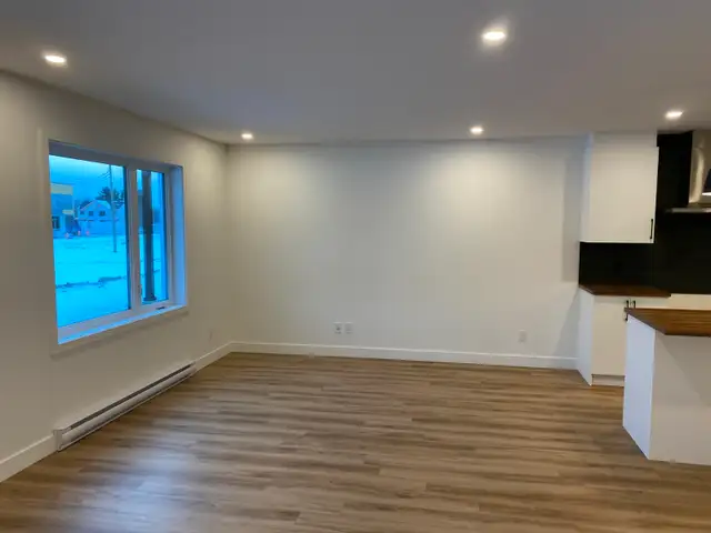 GRANBY GRAND CONDO 5 1/2 NEUF - TERRES MINER | Long Term Rentals | Granby | Free local classifieds - Kijiji