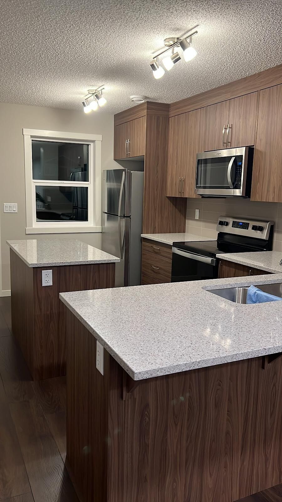 Beautiful 2 Bedroom Townhome | Long Term Rentals | Calgary | Free local classifieds - Kijiji