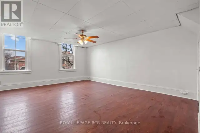UPPER - 137 BROADWAY Orangeville, Ontario | Long Term Rentals | Oakville / Halton Region | Free local classifieds - Kijiji