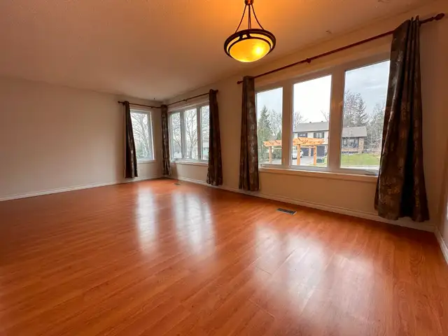 Barrie South 3 Bedroom Unit - Utility All Included | Long Term Rentals | Barrie | Free local classifieds - Kijiji
