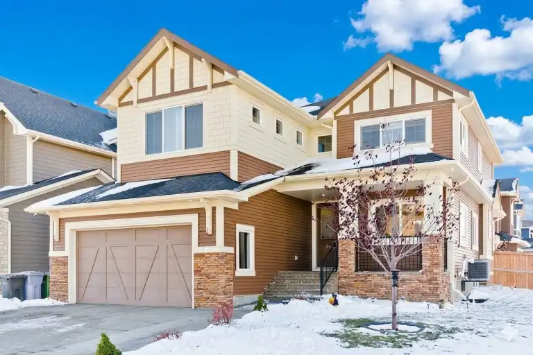 Luxury 6-Bedroom Rental Home in Chestermere - The Perfect Family Residence!