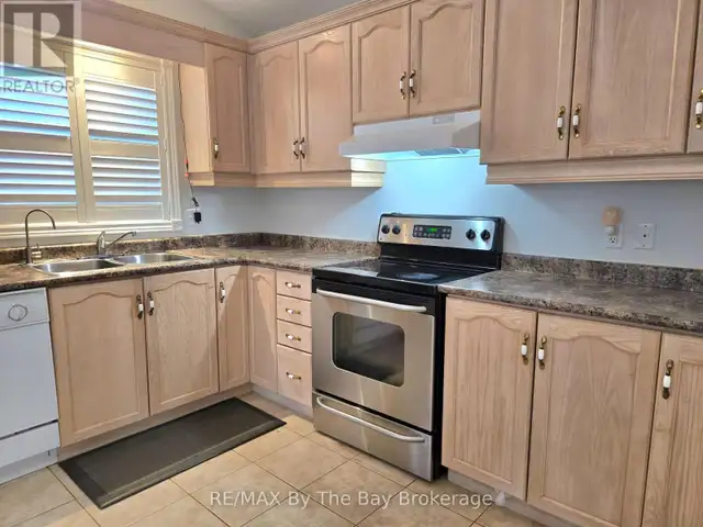 UNIT A - 31 FOREST AVENUE Wasaga Beach, Ontario | Long Term Rentals | Oakville / Halton Region | Free local classifieds - Kijiji