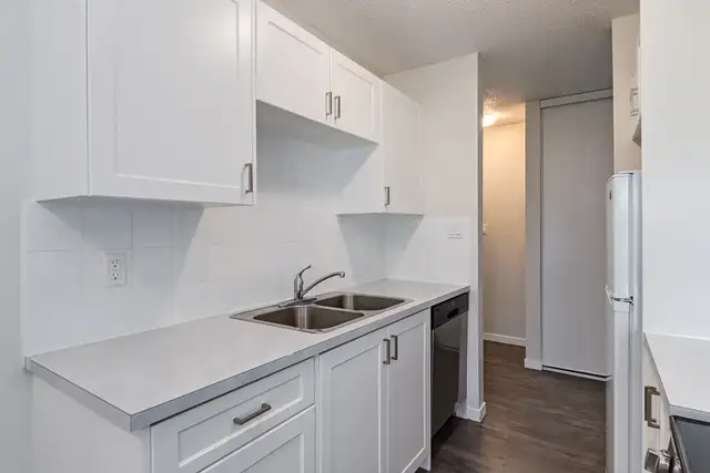 Affordable Apartments for Rent - Berkeley Square - Apartment for | Long Term Rentals | Lethbridge | Free local classifieds - Kijiji