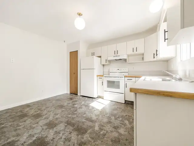 3 Bedroom Town house for rent on Westside | Long Term Rentals | Lethbridge | Free local classifieds - Kijiji