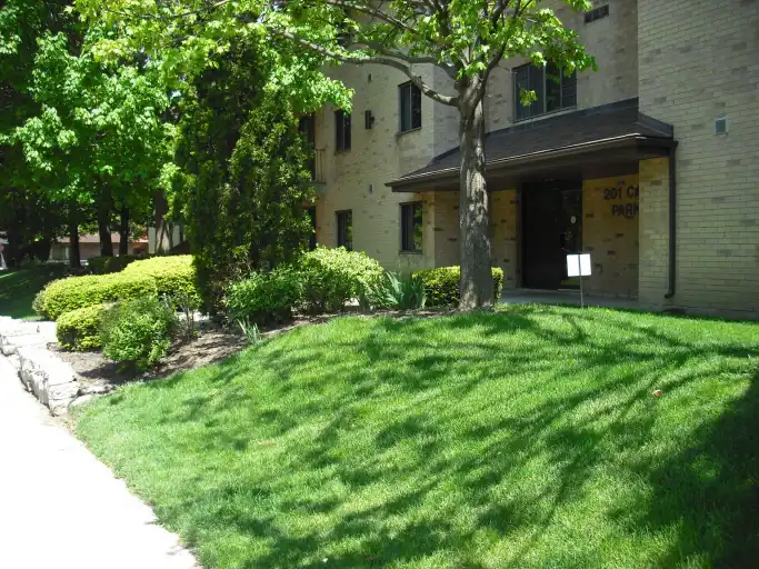 201 CAMPUS PARKWAY