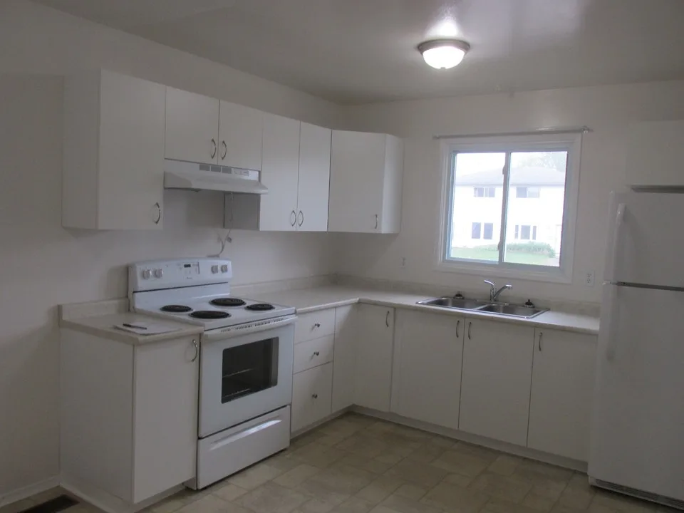 3 Bed Rm house available mid-June; one more in August | Long Term Rentals | Thunder Bay | Free local classifieds - Kijiji