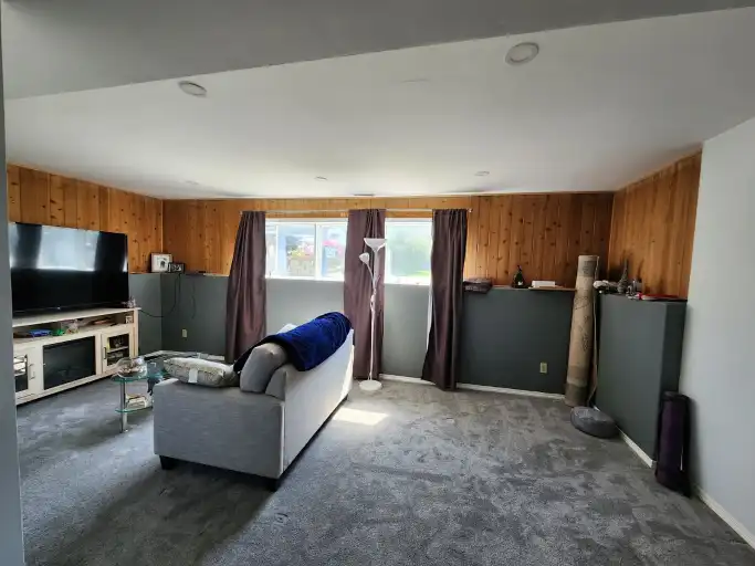 WONDERFUL Tenants wanted for this Bright 2bd/1bth unit