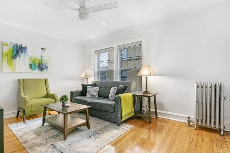 3425-33 N. Marshfield