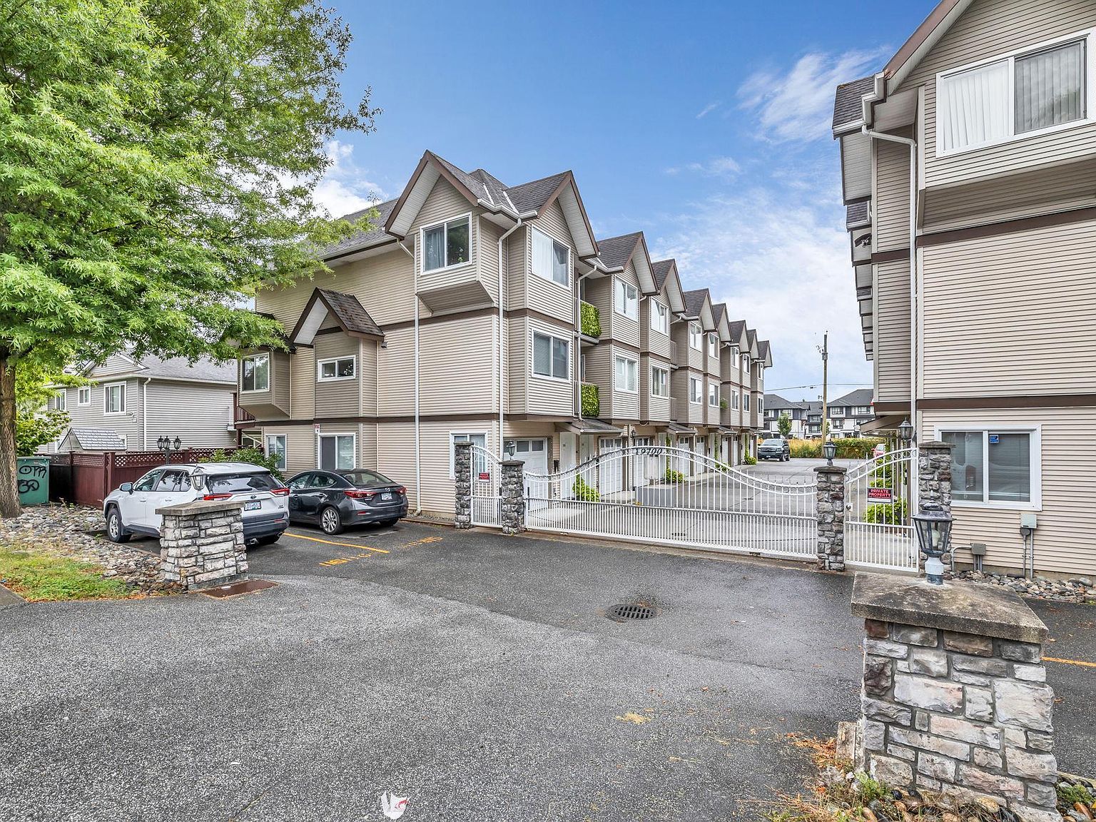 19700 56th Ave #112, Langley, BC V3A 3X6 | MLS #R3090197 | Zillow