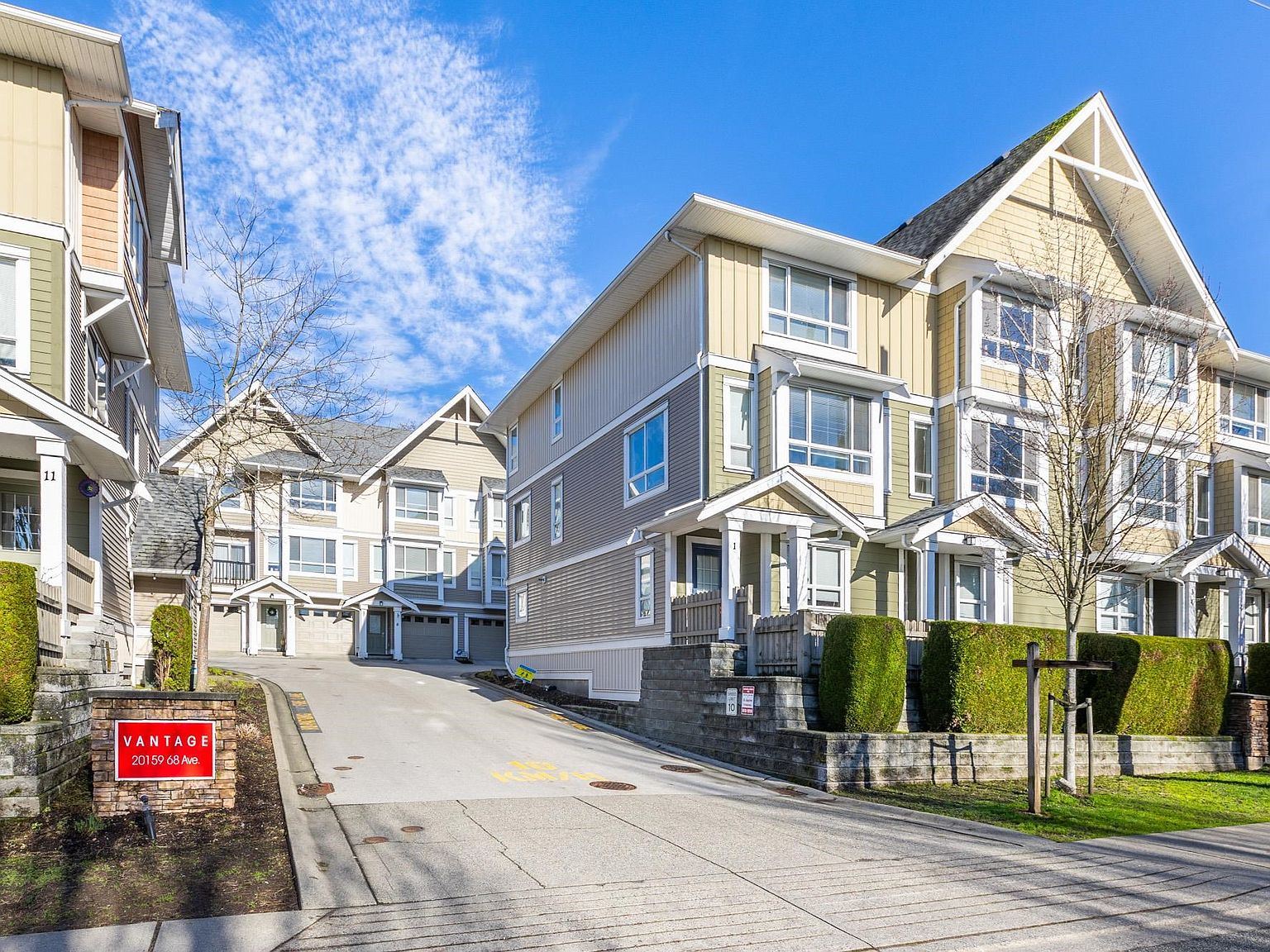 20159 68th Ave #2, Langley, BC V2Y 3H9 | MLS #R3093502 | Zillow